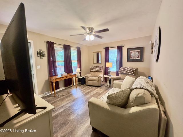1109 Evelyn Dr, Radcliff, KY 40160