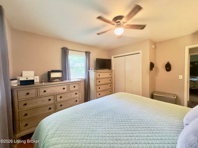 1109 Evelyn Dr, Radcliff, KY 40160