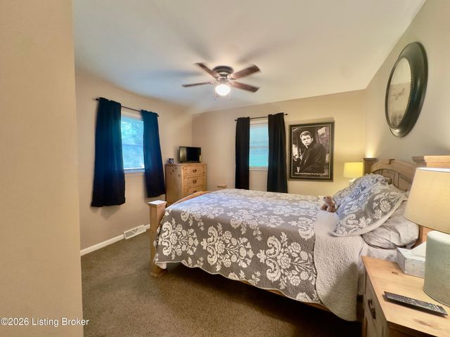 1109 Evelyn Dr, Radcliff, KY 40160