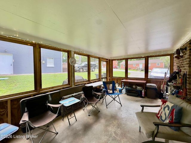 1109 Evelyn Dr, Radcliff, KY 40160
