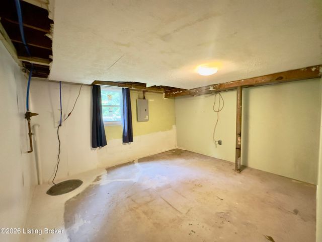 1109 Evelyn Dr, Radcliff, KY 40160
