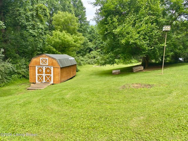 1109 Evelyn Dr, Radcliff, KY 40160