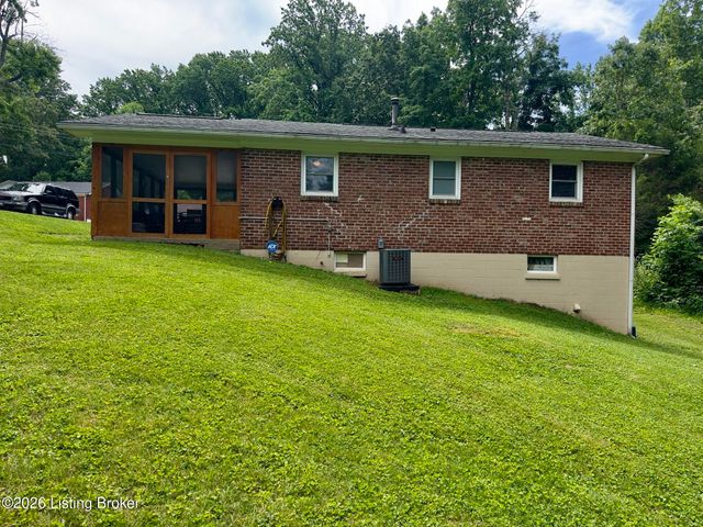 1109 Evelyn Dr, Radcliff, KY 40160