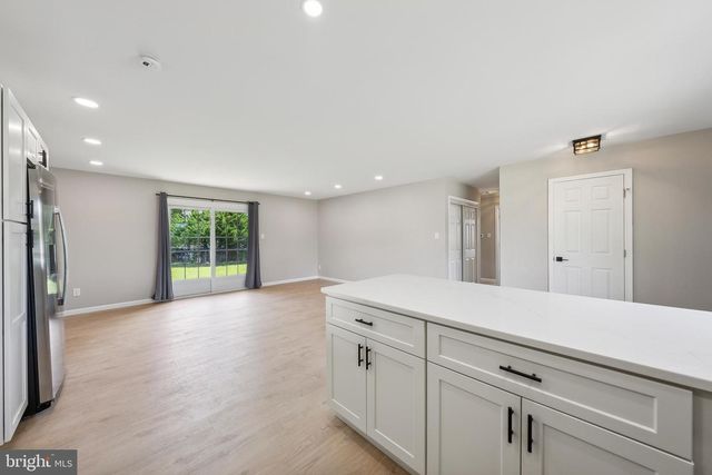 5317 OLDCASTLE LN, Springfield, VA 22151