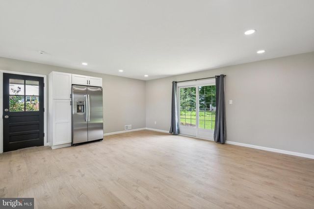 5317 OLDCASTLE LN, Springfield, VA 22151