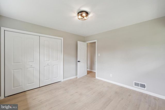 5317 OLDCASTLE LN, Springfield, VA 22151