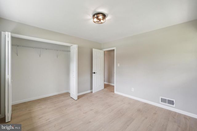 5317 OLDCASTLE LN, Springfield, VA 22151