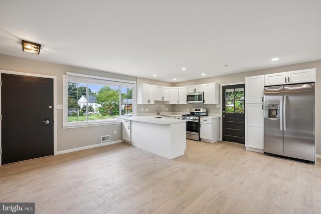 5317 OLDCASTLE LN, Springfield, VA 22151