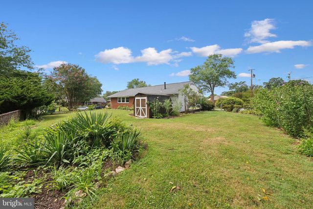 5317 OLDCASTLE LN, Springfield, VA 22151