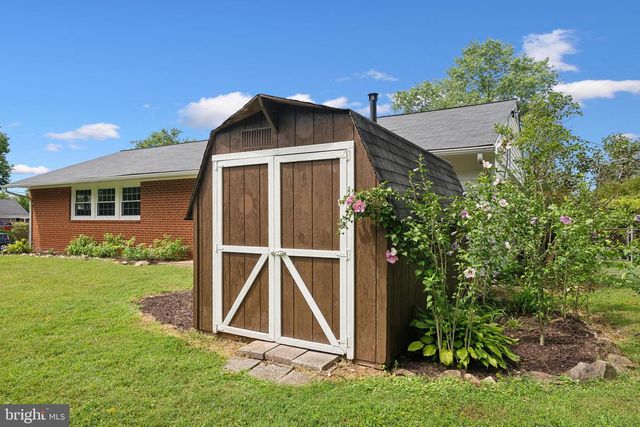 5317 OLDCASTLE LN, Springfield, VA 22151