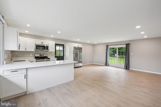 5317 OLDCASTLE LN, Springfield, VA 22151