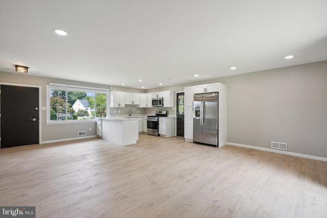 5317 OLDCASTLE LN, Springfield, VA 22151