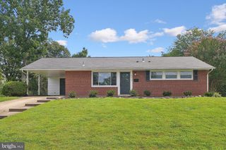 5317 OLDCASTLE LN, Springfield, VA 22151