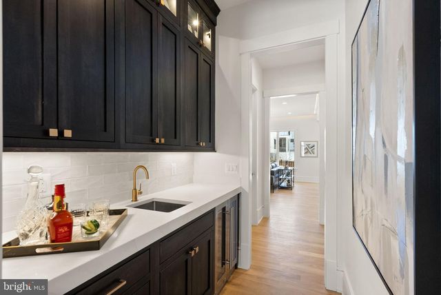 6013 WOODLAND TER, Mclean, VA 22101