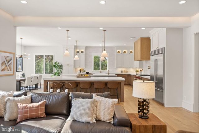 6013 WOODLAND TER, Mclean, VA 22101