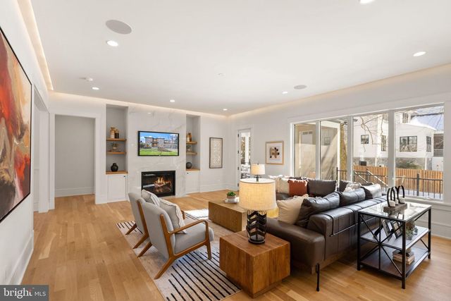 6013 WOODLAND TER, Mclean, VA 22101