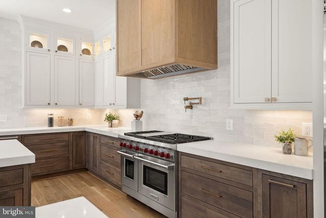 6013 WOODLAND TER, Mclean, VA 22101