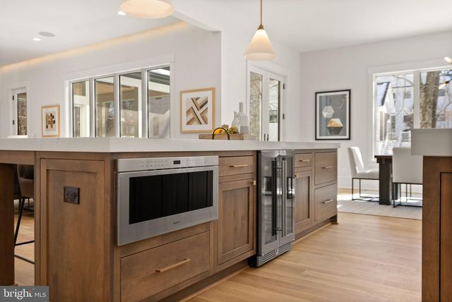 6013 WOODLAND TER, Mclean, VA 22101