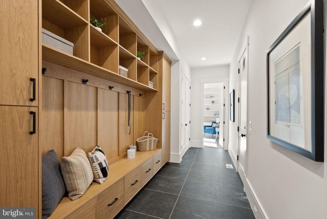 6013 WOODLAND TER, Mclean, VA 22101