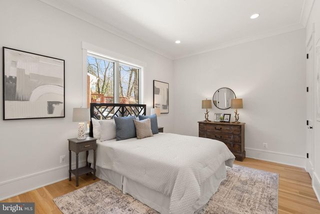 6013 WOODLAND TER, Mclean, VA 22101