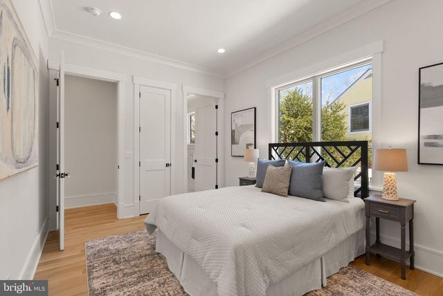 6013 WOODLAND TER, Mclean, VA 22101