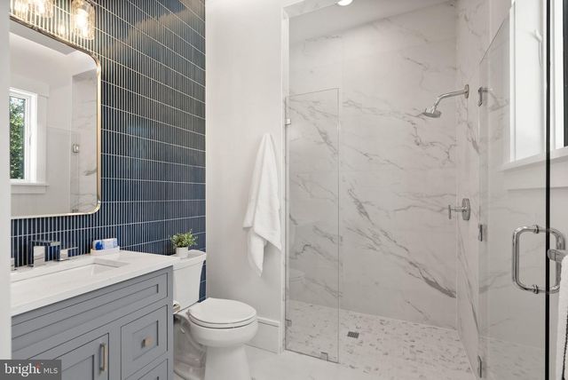 6013 WOODLAND TER, Mclean, VA 22101