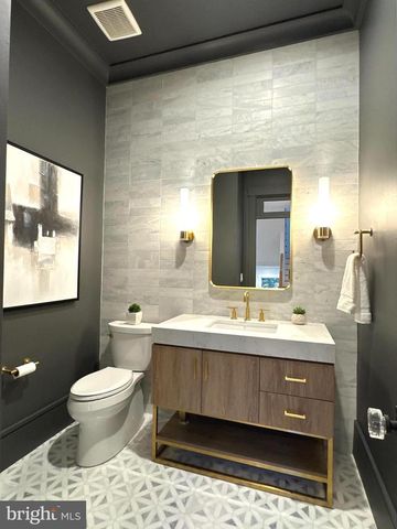 6013 WOODLAND TER, Mclean, VA 22101