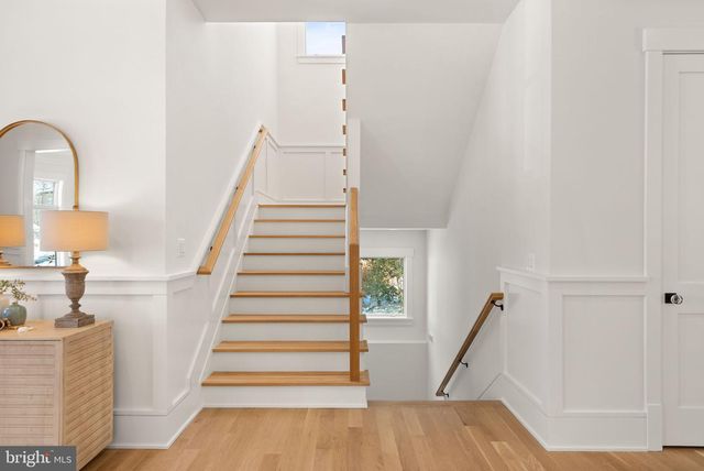 6013 WOODLAND TER, Mclean, VA 22101