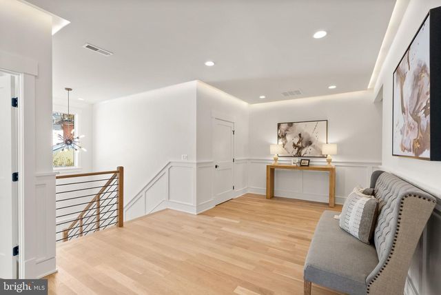 6013 WOODLAND TER, Mclean, VA 22101