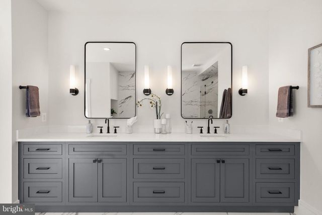 6013 WOODLAND TER, Mclean, VA 22101