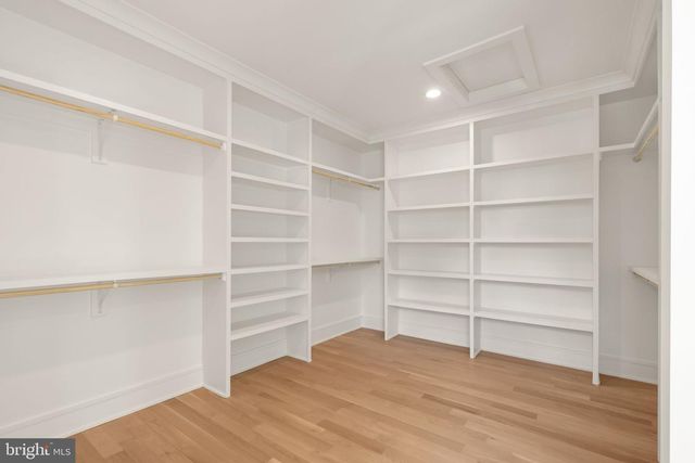 6013 WOODLAND TER, Mclean, VA 22101