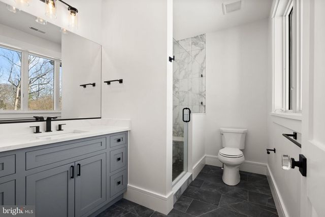 6013 WOODLAND TER, Mclean, VA 22101