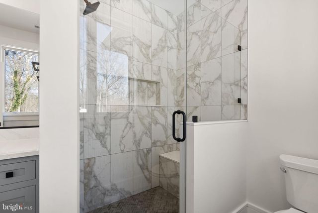 6013 WOODLAND TER, Mclean, VA 22101