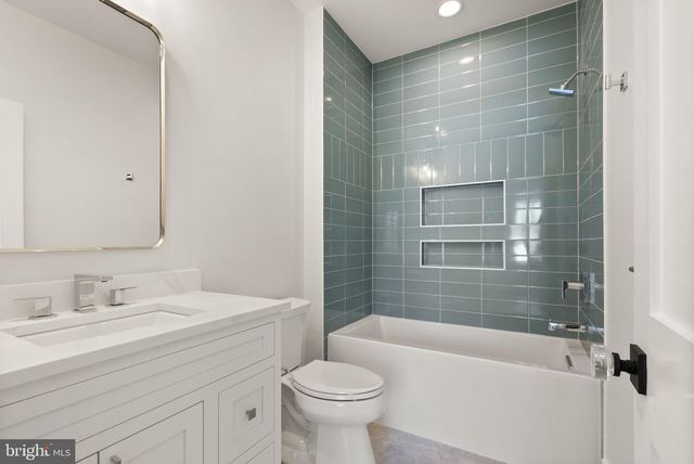 6013 WOODLAND TER, Mclean, VA 22101