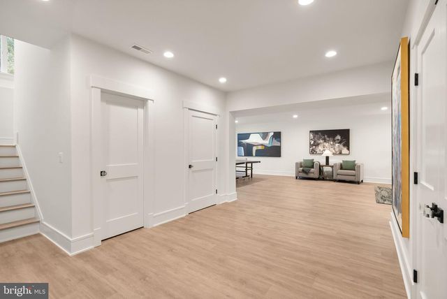 6013 WOODLAND TER, Mclean, VA 22101