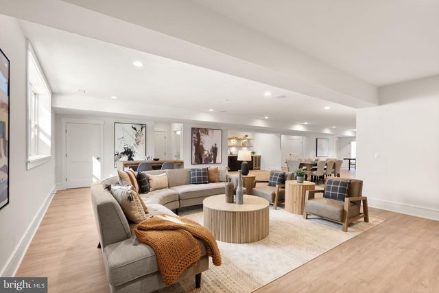 6013 WOODLAND TER, Mclean, VA 22101