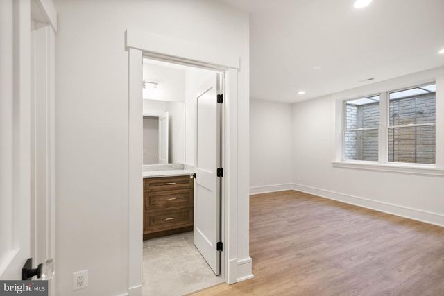 6013 WOODLAND TER, Mclean, VA 22101