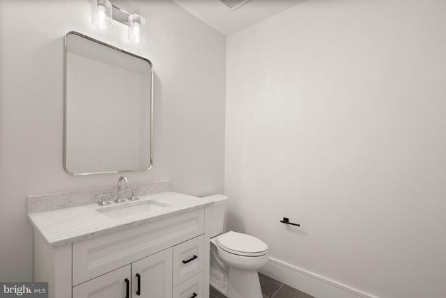 6013 WOODLAND TER, Mclean, VA 22101