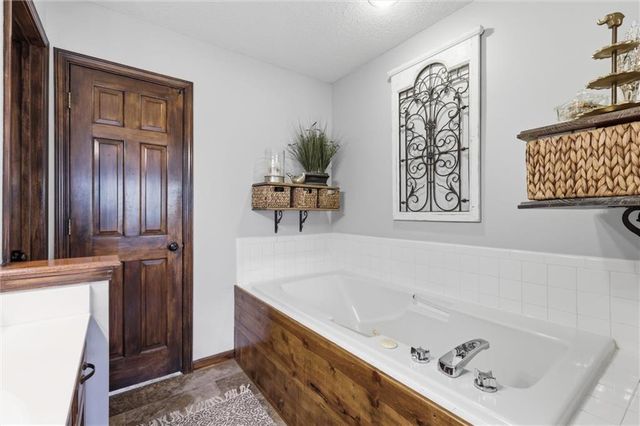 16201 Kevin Lane, Belton, MO 64012