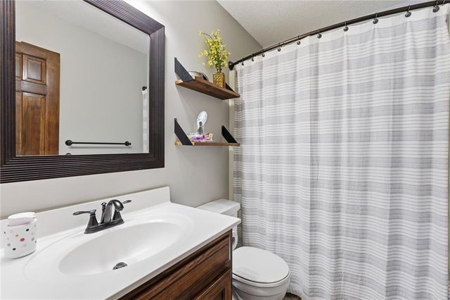 16201 Kevin Lane, Belton, MO 64012