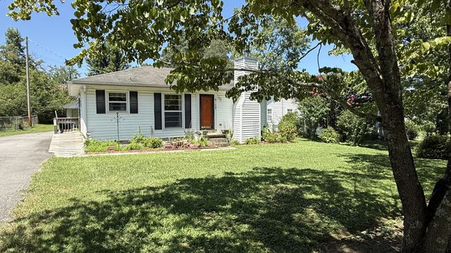 910 W Hickory St, Tullahoma, TN 37388