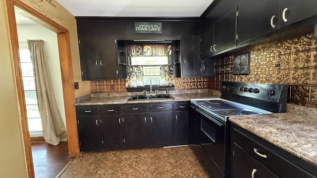 910 W Hickory St, Tullahoma, TN 37388