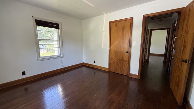 910 W Hickory St, Tullahoma, TN 37388