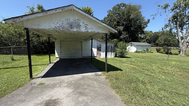 910 W Hickory St, Tullahoma, TN 37388