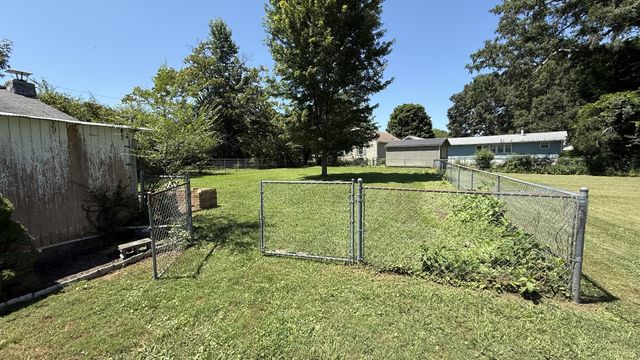 910 W Hickory St, Tullahoma, TN 37388