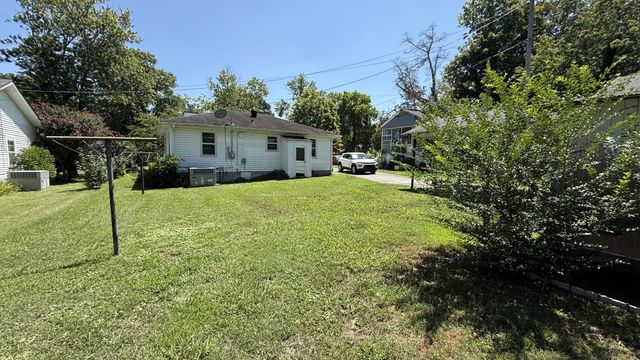 910 W Hickory St, Tullahoma, TN 37388