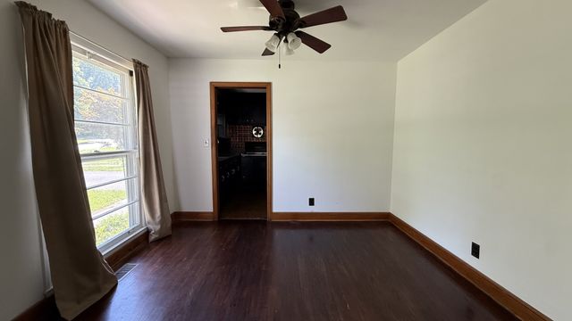 910 W Hickory St, Tullahoma, TN 37388