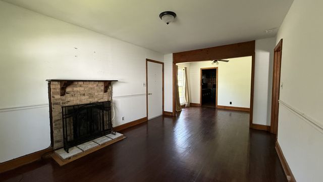 910 W Hickory St, Tullahoma, TN 37388