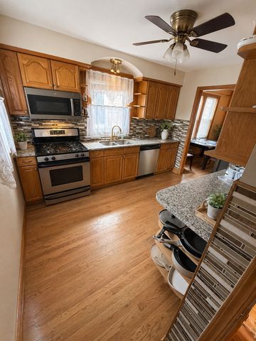 3129 N Nottingham Avenue, Chicago, IL 60634
