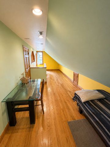 3129 N Nottingham Avenue, Chicago, IL 60634